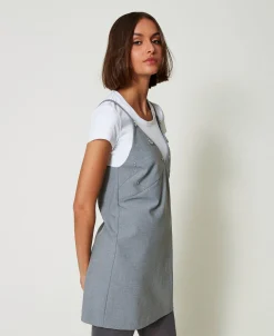 Robe Courte Avec Broderies Et T-shirt