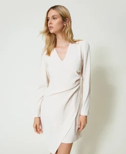 Robe Courte Avec Chaîne Oval T