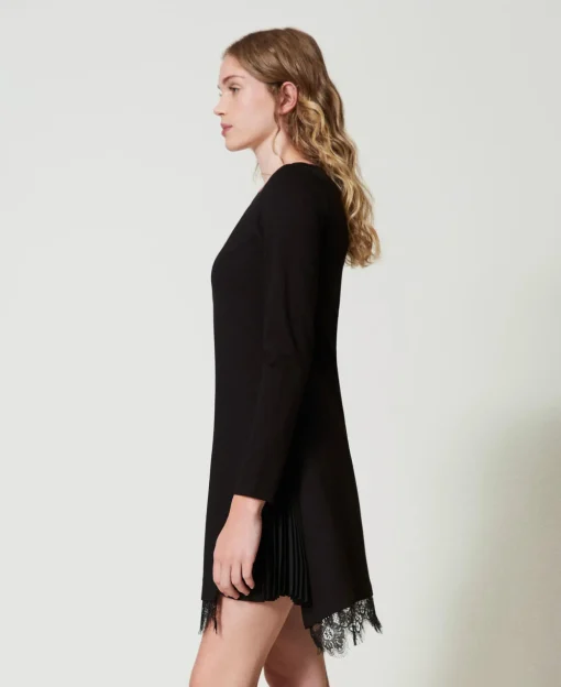 Robe Courte Avec Dentelle