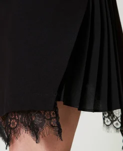 Robe Courte Avec Dentelle