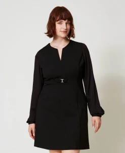 Robe Courte Avec Nœud Et Oval T