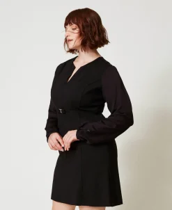 Robe Courte Avec Nœud Et Oval T