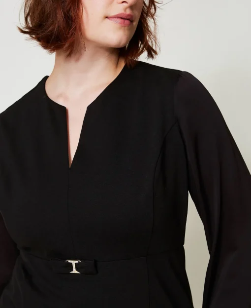 Robe Courte Avec Nœud Et Oval T