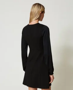 Robe Courte Avec Nœud Et Oval T