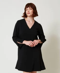 Robe Courte Avec Volant Et Chaîne Oval T