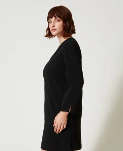 Robe Courte Avec Volant Et Chaîne Oval T