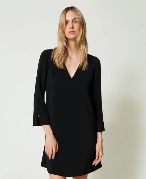 Robe Courte Avec Volant Et Chaîne Oval T