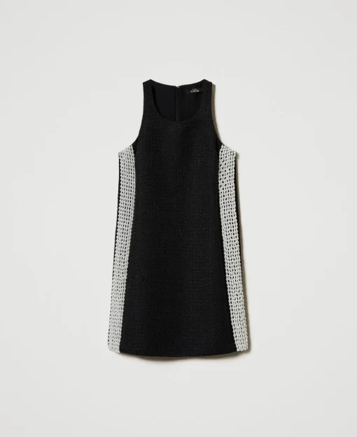 Robe Courte Effet Tissu Natté Avec Perles