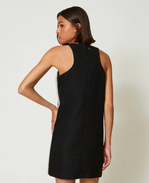 Robe Courte Effet Tissu Natté Avec Perles