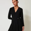 Robe Courte En Crêpe Plissé Avec Boutons
