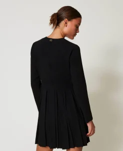 Robe Courte En Crêpe Plissé Avec Boutons