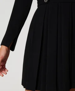Robe Courte En Crêpe Plissé Avec Boutons