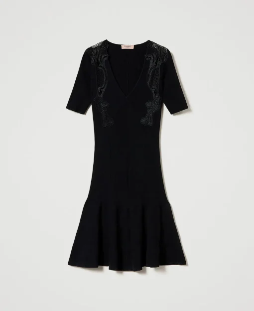 Robe Courte En Maille Avec Dentelle