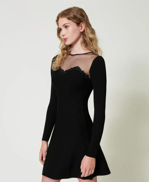 Robe Courte En Maille Avec Tulle Et Broderie