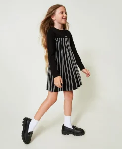 Robe Courte En Maille Avec Rayures Plissées