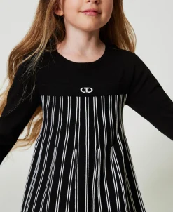 Robe Courte En Maille Avec Rayures Plissées
