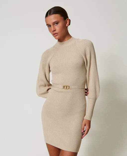 Robe Courte En Maille Côtelée Avec Ceinture