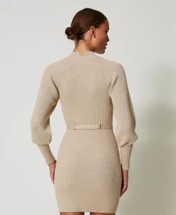 Robe Courte En Maille Côtelée Avec Ceinture