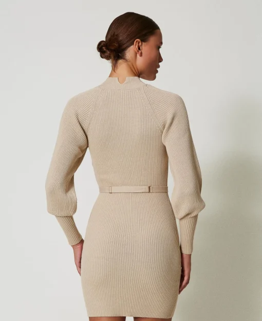 Robe Courte En Maille Côtelée Avec Ceinture