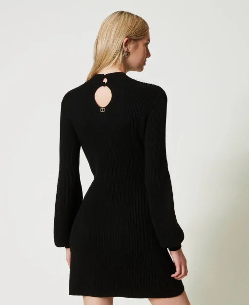 Robe Courte En Maille De Laine Mélangée Avec Crochet