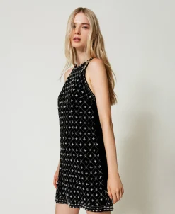 Robe Courte En Velours Brodé Avec Encolure Américaine