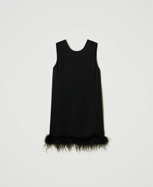 Robe Courte Sans Manches En Satin Avec Plumes