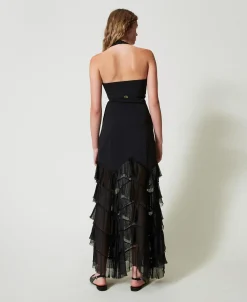 Robe Longue Avec Encolure Licou Et Volants Plissés En Tulle