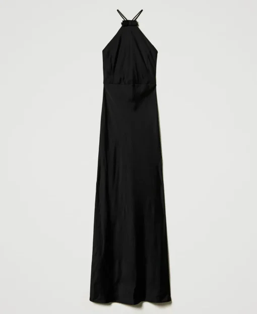 Robe Longue En Satin Avec Encolure Américaine