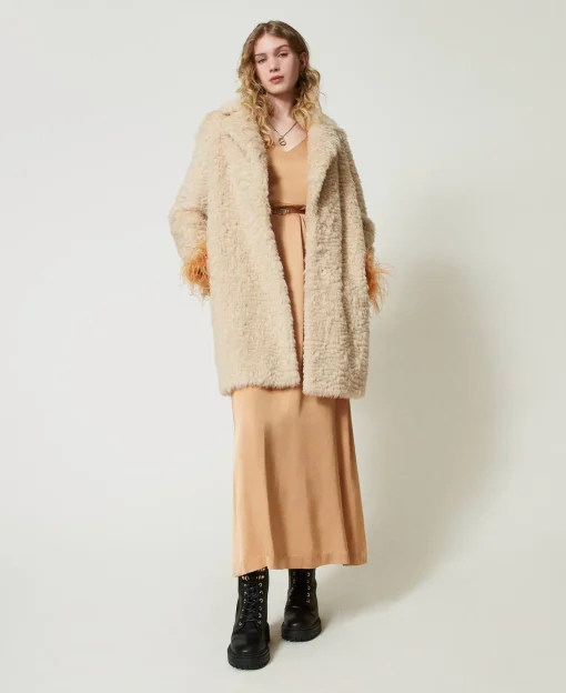 Robe Longue En Satin Avec Plumes