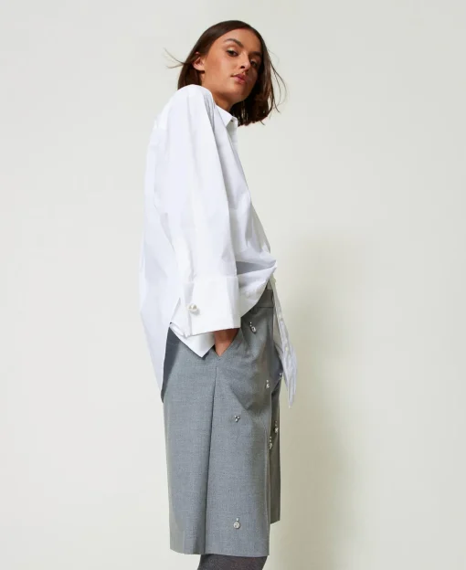 Short Avec Broderies Réalisées à La Main