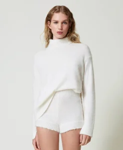 Short En Maille D’angora Mélangé Avec Perles