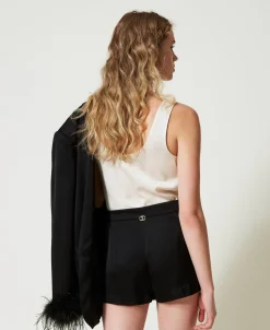 Short En Satin