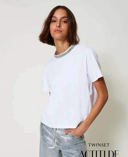 T-shirt Avec Broderie Réalisée à La Main